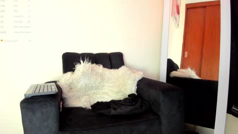 Snapshot of lace_victoria chatting on February 2025 04:27:01 AM lace_victoria online show from February 2025 04:27:01 AM