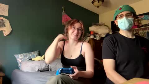 lacedinsin online show from September 2025 04:39:01 PM