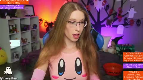 Lacey Bloom online show from October 2025 01:20:02 AM