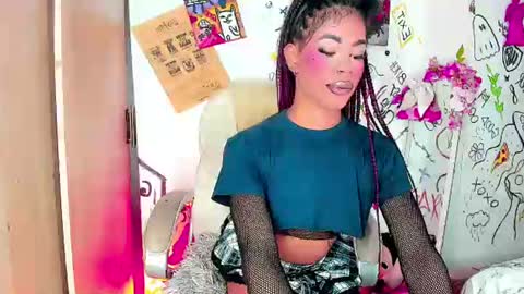 Snapshot of lachery_perversa chatting on June 2026 06:01:01 AM lachery_perversa online show from June 2026 06:01:01 AM