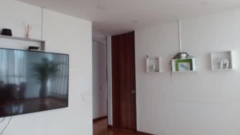 Jazmin online show from November 2025 03:55:01 PM