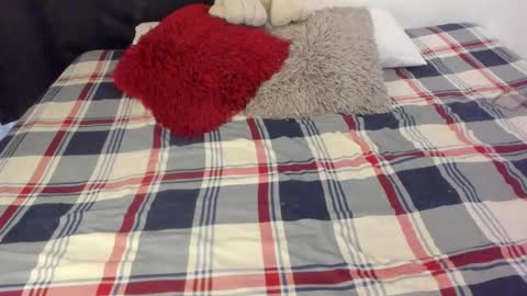 Snapshot of ladahear_ chatting on February 2026 04:37:02 PM Akyra online show from February 2026 04:37:02 PM