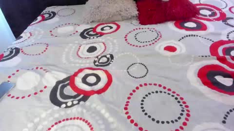 Snapshot of ladahear_ chatting on June 2026 03:18:01 PM Akyra online show from June 2026 03:18:01 PM