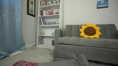 Anna online show from May 2026 02:13:02 PM