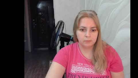 Snapshot of lady_cute_cat chatting on January 2025 10:28:01 AM lady cute cat29 online show from January 2025 10:28:01 AM