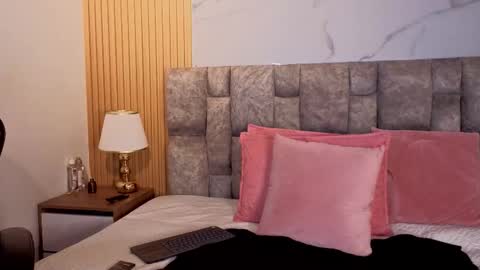 lady_dark__ online show from March 2026 08:38:01 PM