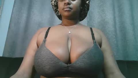 lady_dearra online show from April 2026 01:28:01 AM