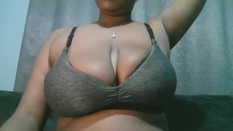 lady_dearra online show from May 2026 02:38:01 AM