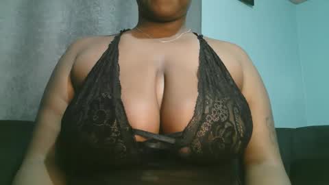lady_dearra online show from May 2026 12:18:01 AM