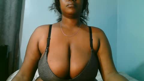 lady_dearra online show from June 2026 03:12:02 AM