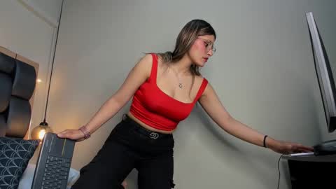 Snapshot of lady_falcon chatting on October 2025 02:21:02 AM LADY online show from October 2025 02:21:02 AM