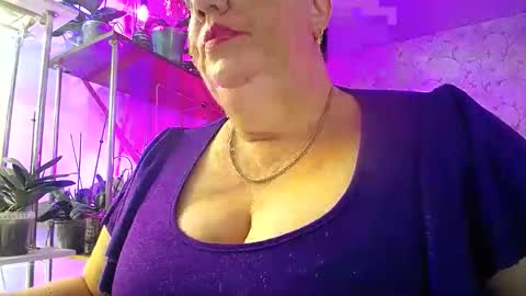 Lady Gloria online show from October 2025 01:07:01 PM