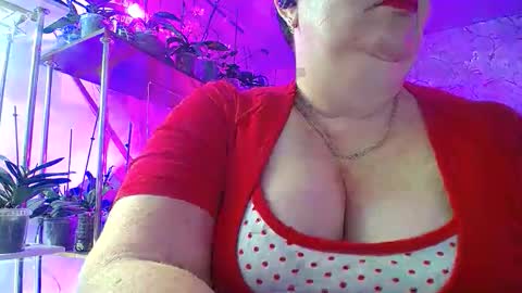 Snapshot of lady_gloria chatting on November 2025 05:06:01 AM Lady Gloria online show from November 2025 05:06:01 AM