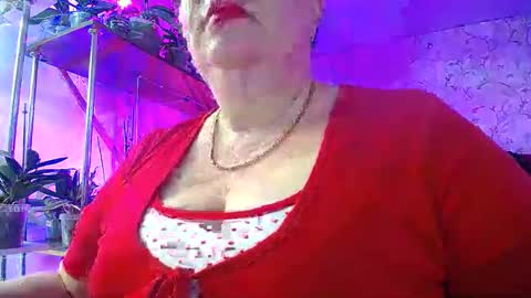 Snapshot of lady_gloria chatting on December 2025 06:30:02 AM Lady Gloria online show from December 2025 06:30:02 AM