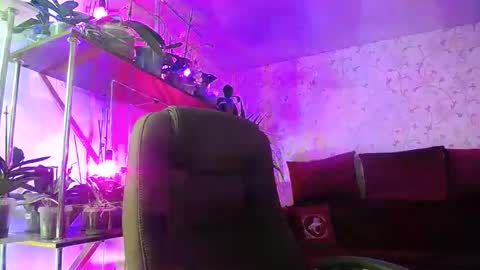 Snapshot of lady_gloria chatting on December 2025 07:59:02 AM Lady Gloria online show from December 2025 07:59:02 AM