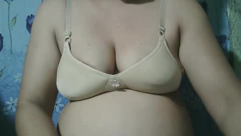 Snapshot of lady_love063 chatting on January 2025 07:13:02 AM lady_love063 online show from January 2025 07:13:02 AM