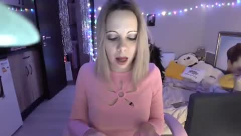 lady_smile69 online show from December 2024 02:39:01 PM