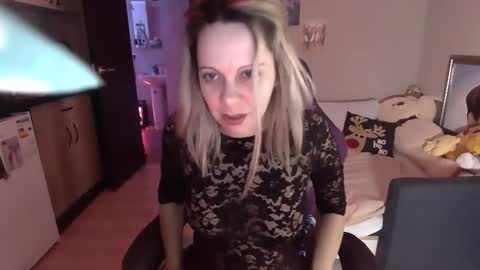 lady_smile69 online show from February 2025 01:58:02 AM