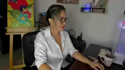 Sophie   online show from September 2025 04:21:02 PM