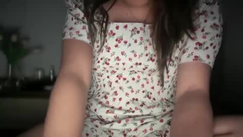 Snapshot of ladybird21 chatting on December 2024 09:35:01 AM Aria online show from December 2024 09:35:01 AM