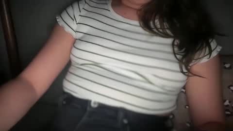 Snapshot of ladybird21 chatting on February 2025 10:54:01 PM Aria online show from February 2025 10:54:01 PM