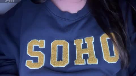 Snapshot of ladybird21 chatting on October 2025 02:10:01 AM Aria online show from October 2025 02:10:01 AM