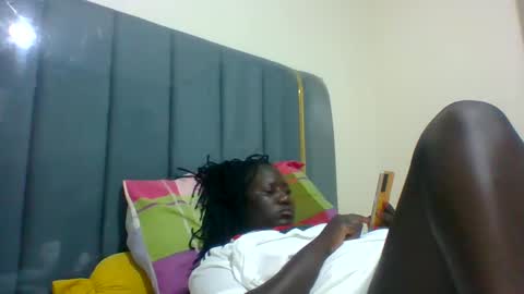 lindah32 online show from December 2024 08:05:01 PM