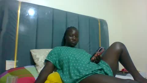 lindah32 online show from December 2024 09:34:01 PM