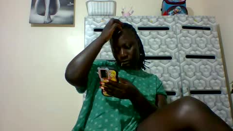 lindah32 online show from December 2024 08:55:02 PM