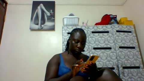 lindah32 online show from December 2024 08:21:02 PM