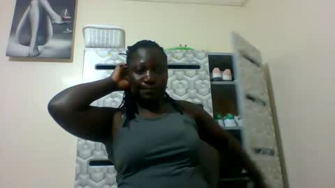 lindah32 online show from January 2025 03:51:01 PM