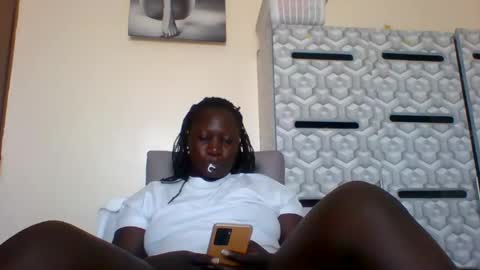 lindah32 online show from January 2025 12:31:01 PM