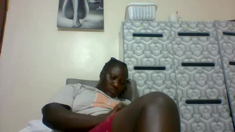 lindah32 online show from January 2025 12:46:01 AM