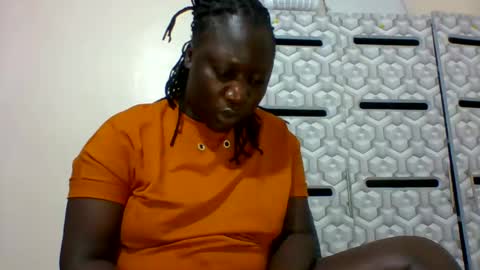 lindah32 online show from January 2025 04:20:01 PM