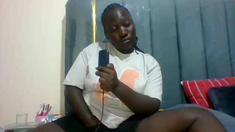 lindah32 online show from February 2025 06:04:02 PM