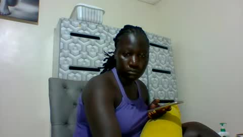 lindah32 online show from March 2025 10:27:02 PM
