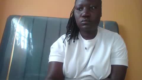 lindah32 online show from October 2025 05:06:01 AM