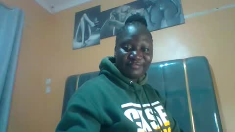 lindah32 online show from May 2026 10:04:01 PM