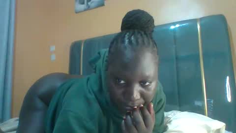 lindah32 online show from May 2026 10:15:02 PM