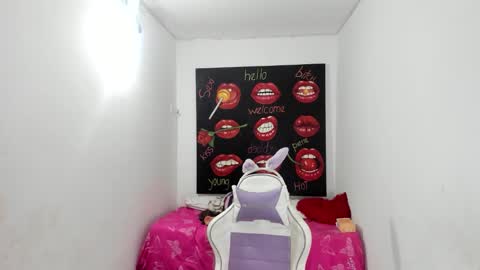 Snapshot of ladyboom18 chatting on September 2025 02:57:01 AM ladyboom18 online show from September 2025 02:57:01 AM
