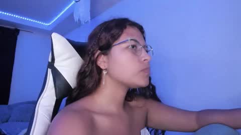  Lady  online show from October 2025 01:57:01 AM