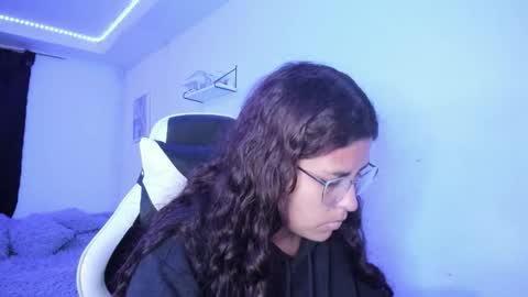  Lady  online show from November 2025 02:00:01 AM