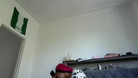 Snapshot of ladycinnabon chatting on October 2025 03:32:01 PM Stephanie online show from October 2025 03:32:01 PM