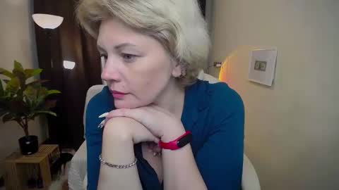 Snapshot of ladyelina chatting on September 2025 11:54:01 AM ladyelina online show from September 2025 11:54:01 AM