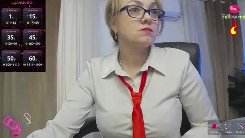  Lady Jeen    Back on Sunday 8th of December online show from November 2025 06:52:01 AM