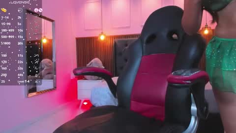 Snapshot of ladymercury chatting on November 2025 07:58:01 PM LADY online show from November 2025 07:58:01 PM