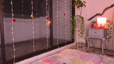 Lady  online show from November 2025 04:45:02 AM