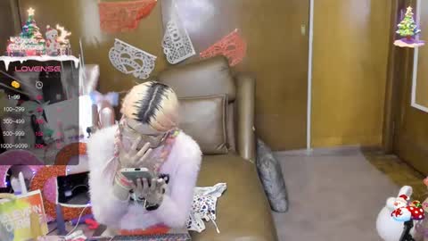 Snapshot of laflakita21 chatting on February 2025 01:05:01 AM Skinnygirl online show from February 2025 01:05:01 AM
