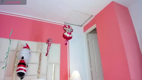 Snapshot of laguna_blue chatting on December 2024 01:47:01 PM Laguna Blue online show from December 2024 01:47:01 PM