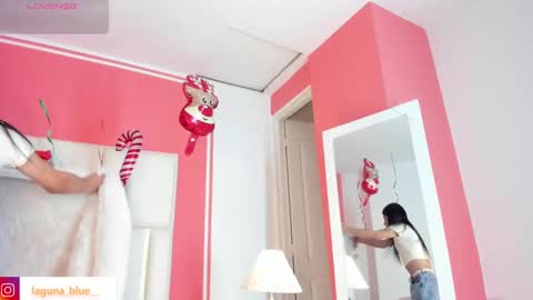 Snapshot of laguna_blue chatting on January 2025 12:03:01 PM Laguna Blue online show from January 2025 12:03:01 PM